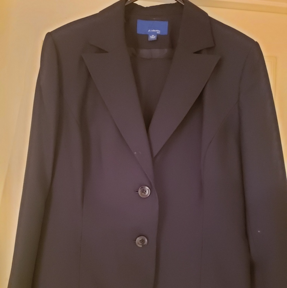 Ladies Business  Suit